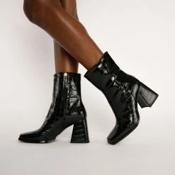 Kat Maconie Extended Sizing Saffle Boots*